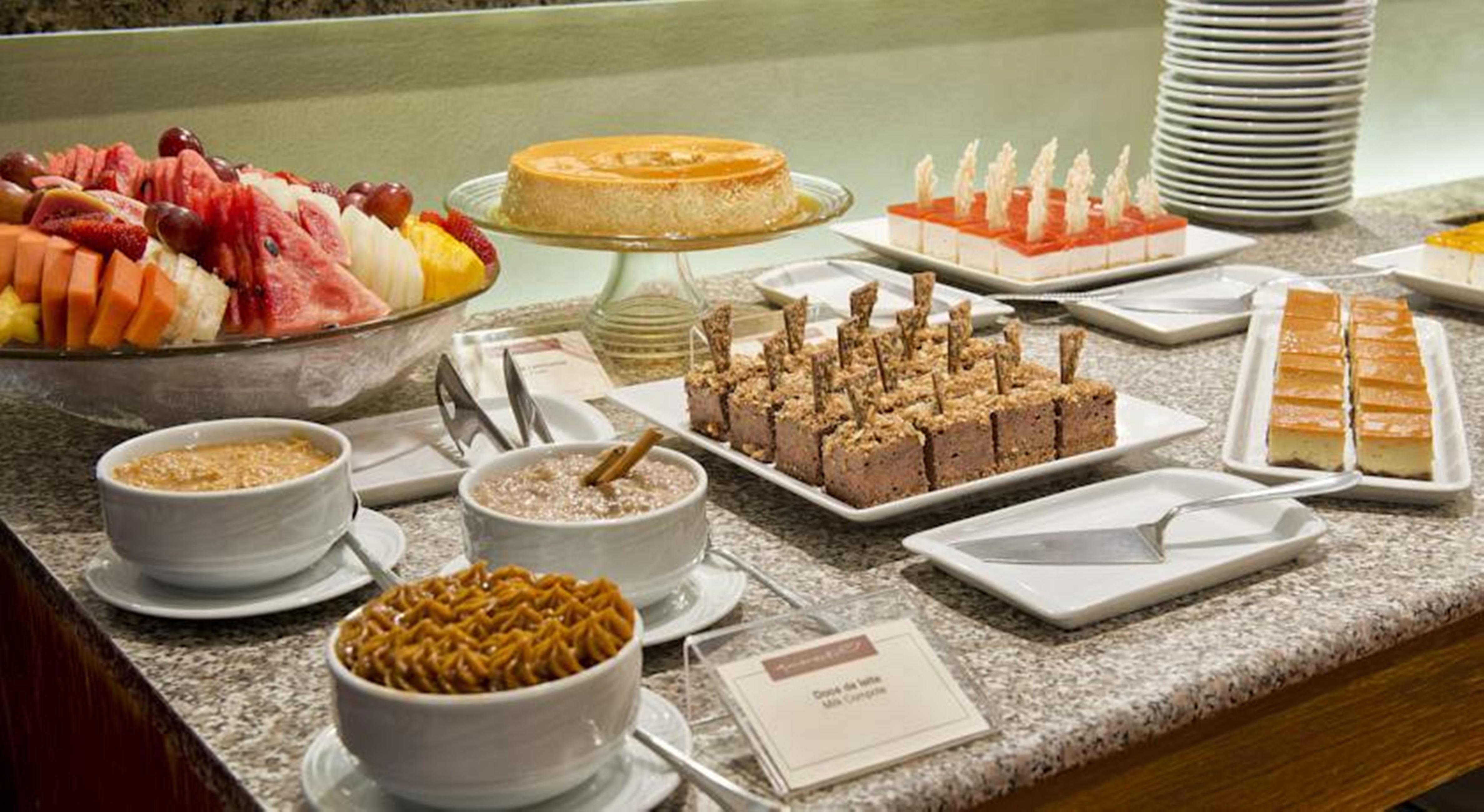 Melia Paulista Hotel São Paulo Exterior photo A selection of desserts