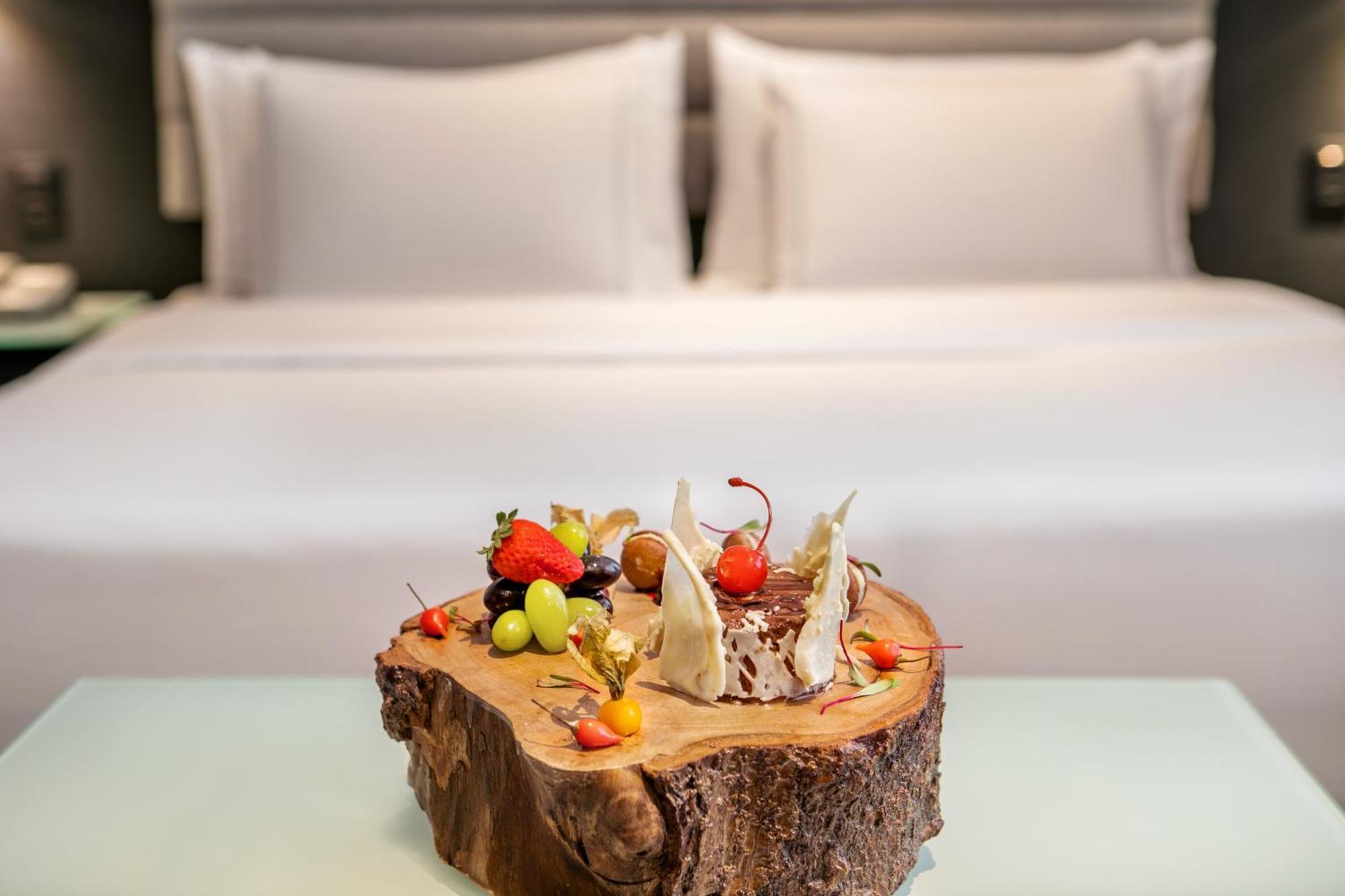 Melia Paulista Hotel São Paulo Exterior photo A fruit cake